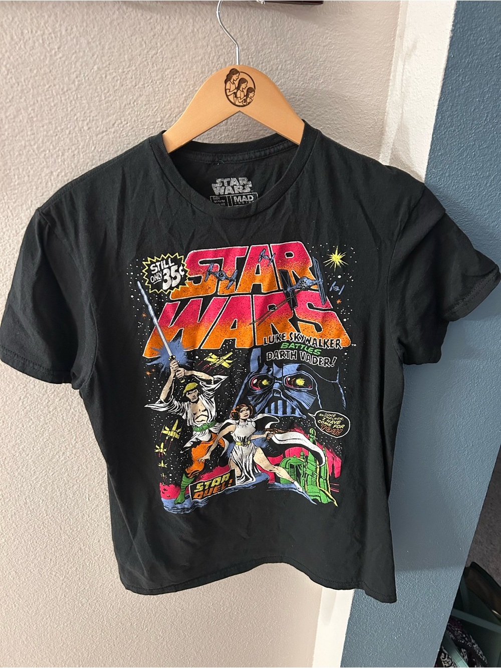 Star Wars Black Mens Short Sleeve Tee with Multicolor Retro Graphic size medium